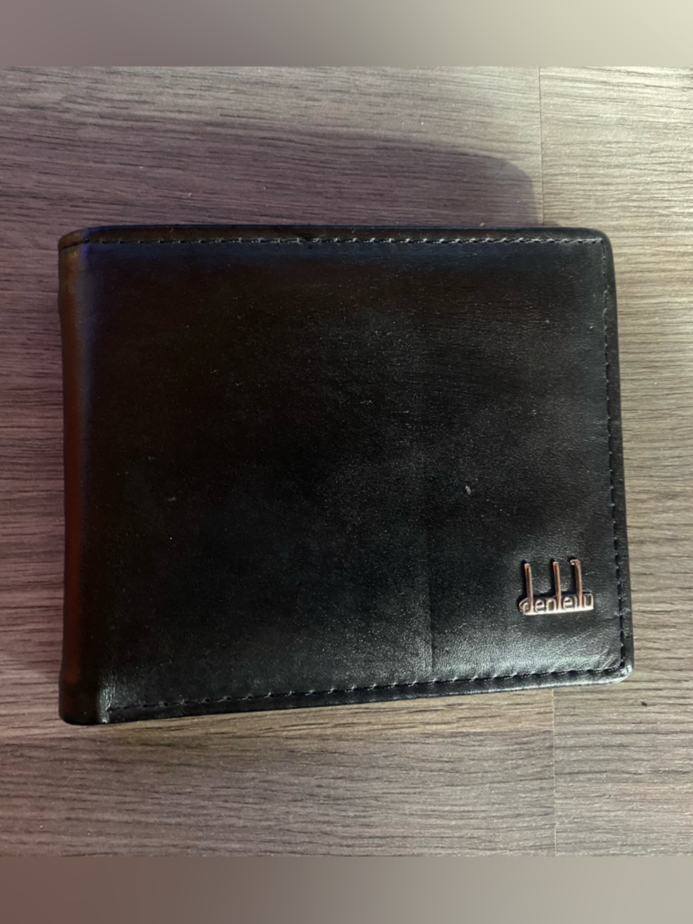 Source Unknown Black Leather Bi-Fold Card Holder with Silver Logo